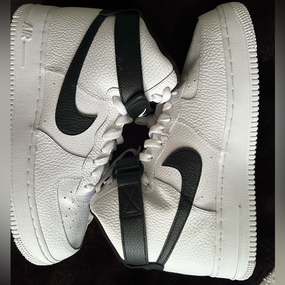 Nike Air Force one high top size 9.5 new without box
